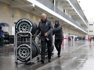 Kvalifikácia Veľkej ceny USA sa v sobotu pre hustý dážď neuskutočnila.