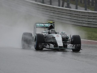 Nico Rosberg bol na mokrej trati najrýchlejší.
