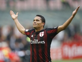 Jeden z gólov AC Miláno strelil Carlos Bacca.