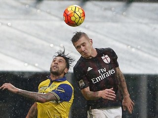 Juraj Kucka z AC Miláno (vpravo).