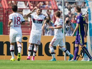 Futbalisti Bayernu Mníchov remizovali s Frankfurtom 0:0.