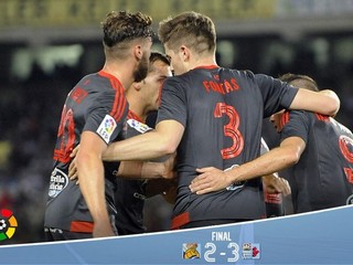 Celta po polčase síce na štadióne Anoeta prehrávala, no zlepšeným výkonom v druhom polčase si mužstvo z Galície nakoniec vybojovalo všetky tri body.