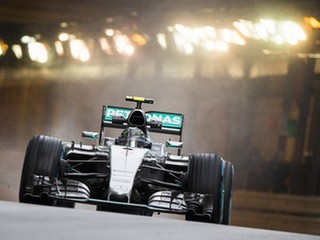 F1: Narušiteľ zo Singapuru ide na šesť týždňov za mreže