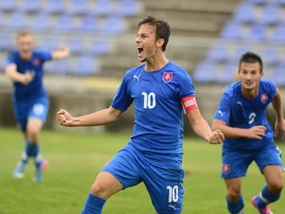 Nováčik v tíme Jakub Hromada (č. 10) zastával dokonca funkciu kapitána v reprezentácii do 19 rokov.
