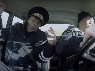 Pilot F1 v autoškole vystrašil inštruktora. Trochu pomalšie, prosil ho