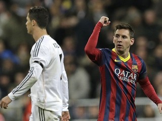 Duel Realu Madrid s Barcelonou je možno najprestížnejším futbalovým zápasom na celom svete. Je tiež súbojom dvoch najlepších hráčov planéty - Cristiana Ronalda (vľavo) a Lionela Messiho.