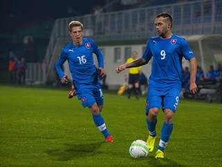 Milan Lalkovič (č. 9) je bývalý mládežnícky reprezentant Slovenska.