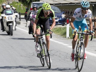Ryder Hesjedal (vľavo) bojuje v úniku s Fabiom Aruom počas 19. etapy pretekov Giro d'Italia 2015.