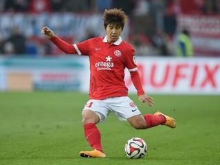 Dortmund získal Kórejčana. Z Mainzu prichádza Park Joo-ho