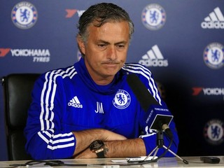 José Mourinho odkoučoval na lavičke Chelsea jubilejný dvestý zápas.