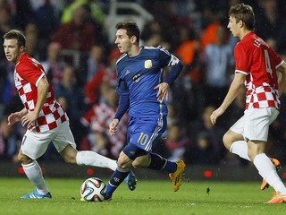 Lionel Messi (uprostred) pomohol dvoma gólmi k vysokej výhry Argentíny