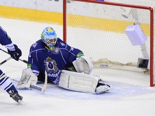 Brankár Chabarovska inkasoval tri góly.