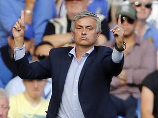 José Mourinho zatiaľ po zlých výsledkoch Chelsea nepociťuje žiadny tlak.