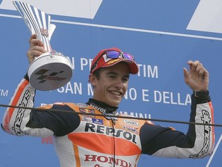 Marc Marquez sa teší z víťazstva.