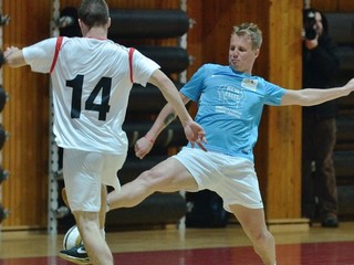 Limberský (vpravo) má za riekou Morava povesť futbalového zlého chlapca.