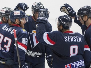 Hokejisti Slovana Bratislava ukončili vo štvrtok štvorzápasovú sériu výhier. S Petrohradom prehrali 1:2 po predĺžení.