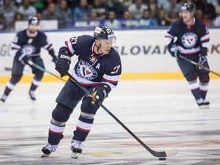 Vedenie Slovana Bratislava má údajne voči hráčom štvormesačný sklz vo výplatách.