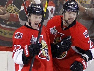 Daugaviňš (vpravo) pôsobil aj v organizácii ottawských "Senátorov".