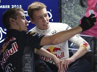 Daniil Kvjat (vpravo).