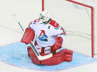 Brankár Jaroslavľu utvoril rekord KHL. Neinkasoval 266 minút