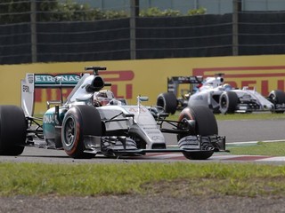 V seriáli majstrovstiev sveta F1 už druhý rok za sebou suverénne dominujú Mercedesy.