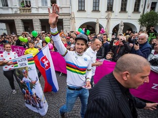 Peter Sagan si užíval majstrovské oslavy.