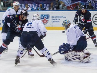 Tento rok si hokejisti z ďalekého Vladivostoku zahrali aj v Bratislave - hneď v úvodnom kole KHL. A vo februári vycestujú na zápas i do Číny.