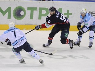 Vladimír Mihálik (uprostred) odohral v kariére aj 15 zápasov v zámorskej NHL.