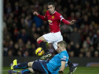 Robin van Persie (v červenom) si už dres Manchestru United zrejme neoblečie.