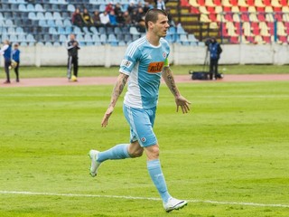 Pred odchodom zo Slovenska si Juraj Halenár obliekal dres Slovana Bratislava.