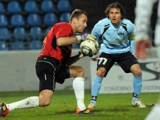 Slovenský brankár Libor Hrdlička (ešte v drese Ružomberka) čisté konto v Gabale neudržal a jeho tím Dinamo Tbilisi sa s pohárovou Európou lúči.