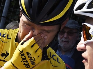 Tony Martin mal po skončení etapy, v ktorej spadol a zlomil si kľúčnu kosť, slzy v očiach.