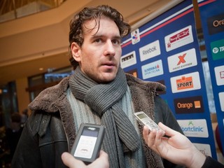 Slovenský obranca Boris Valábik sa rozhodol svoju kariéru spojiť s hokejom v Anglicku.