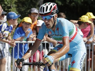 Obhajca celkového prvenstva Vincenzo Nibali na tohtoročnej Tour de France stráca už po prvom týždni.