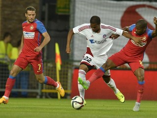 Trenčín prehral so Steauou 0:2, dostal dva góly za šesť minút