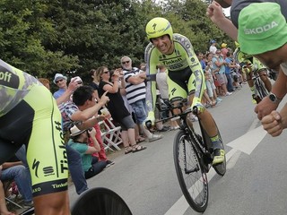 Ešte v nedeľu Basso takto bojoval v tímovej časovke na Tour de France.