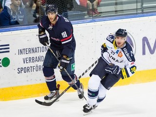 Bývalý hráč Slovana Ján Brejčák (vľavo) dal dokonca pre nevyplatené mzdy podnet na arbitráž.