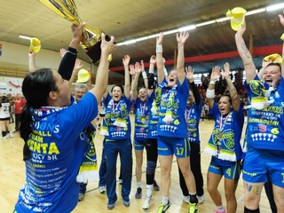 Hádzanárky Iuventy Michalovce sa v prípade postupu do tretieho kola Pohára EHF stretnú so španielskym majstrom Balonmano Bera Bera.
