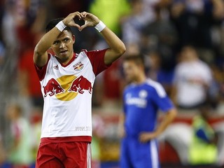 Hráči Chelsea nestačili na futbalistov New Yorku Red Bulls. Na snímke sa teší z gólu Franklin Castellanos.