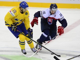 Juraj Valach (vpravo) hral vlani na MS v Bielorusku.