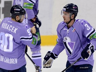 Martin Štajnoch (vpravo) v najbližšom období dres Slovana neoblečie, odchádza do Pardubíc.