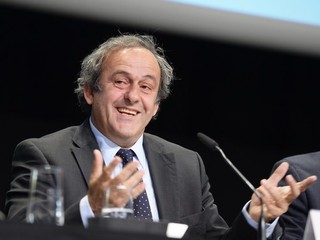 Michel Platini počas týždňa oficiálne ohlásil svoju kandidatúru na prezidenta FIFA.