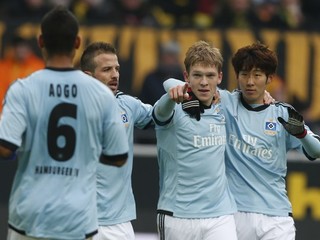 Rudnevs (druhý sprava) patrí jednoznačne medzi najzaujímavejších pobaltských hráčov súčasnosti.