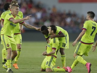Futbalisti CSKA Moskva oslavujú gól Alana Dzagojeva na 3:2.