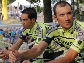 Ivan Basso (vpravo) odstúpil z tohtoročnej Tour de France pre rakovinu semenníkov.