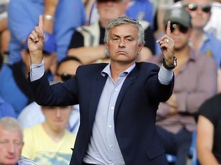 José Mourinho (na snímke) nebol po úvodnom zápase Chelsea v novom ročníku spokojný so svojim lekársky tímom.