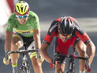 Belgičan Greg van Avermaet (vpravo) štartoval aj na tohtoročnej Tour de France. V špurte 13. etapy zdolal Slováka Petra Sagana.