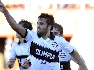 Liečil sa z rakoviny, klub mu prerušil zmluvu. Hráč uspel na súde