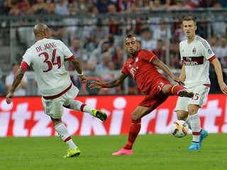 Arturo Vidal (v strede) si obliekol dres Bayernu Mníchov na turnaji Audi Cup.