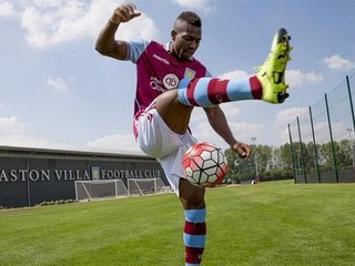 Futbalovo vyrastal v Barcelone. Mladík Traoré ide do Aston Villy